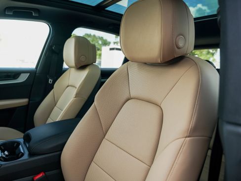 New 2026 Porsche Cayenne E-Hybrid image 5