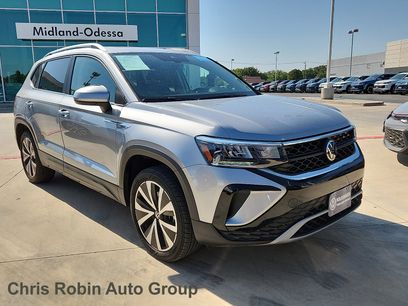 Certified 2023 Volkswagen Taos SE w/ Panoramic Sunroof Package