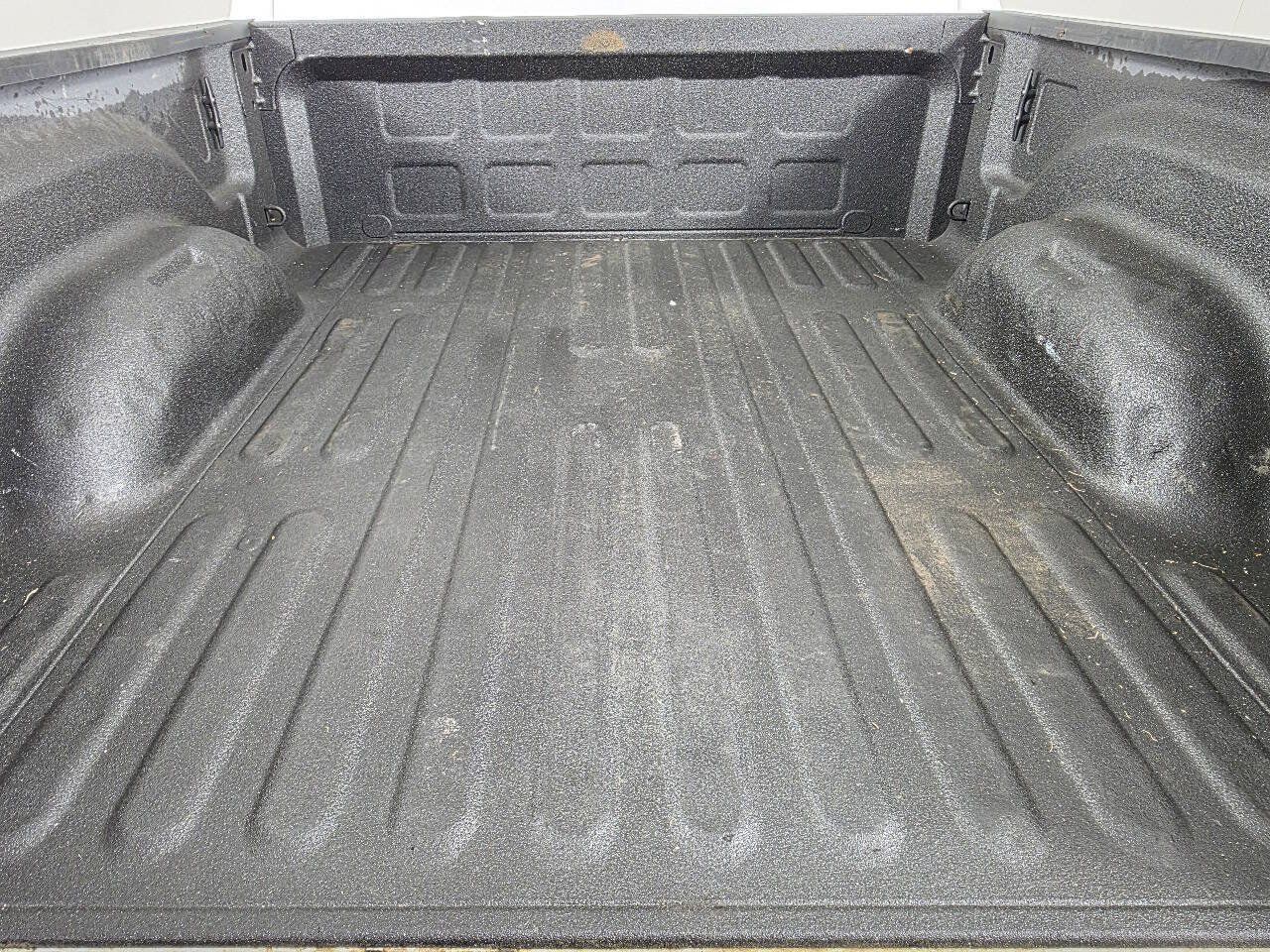 Used 2022 RAM 2500 Tradesman w/ Chrome Appearance Group AWD/4WD image 7
