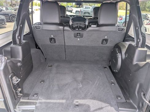 Used 2021 Jeep Wrangler Unlimited Sahara image 6