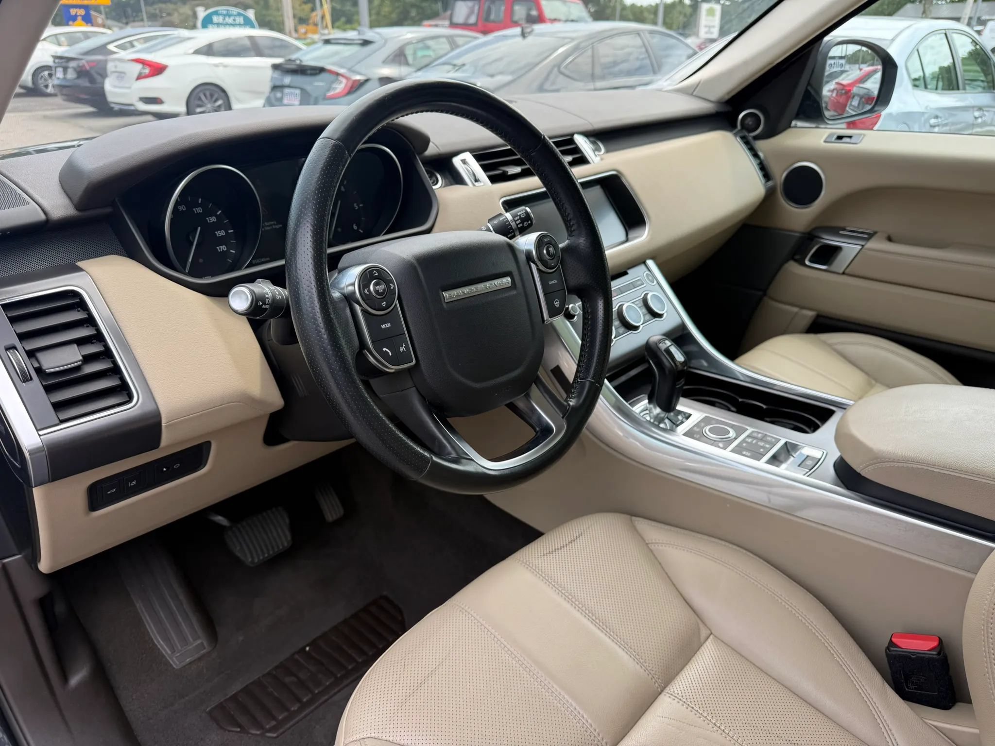 Used 2017 Land Rover Range Rover Sport SE AWD/4WD image 15