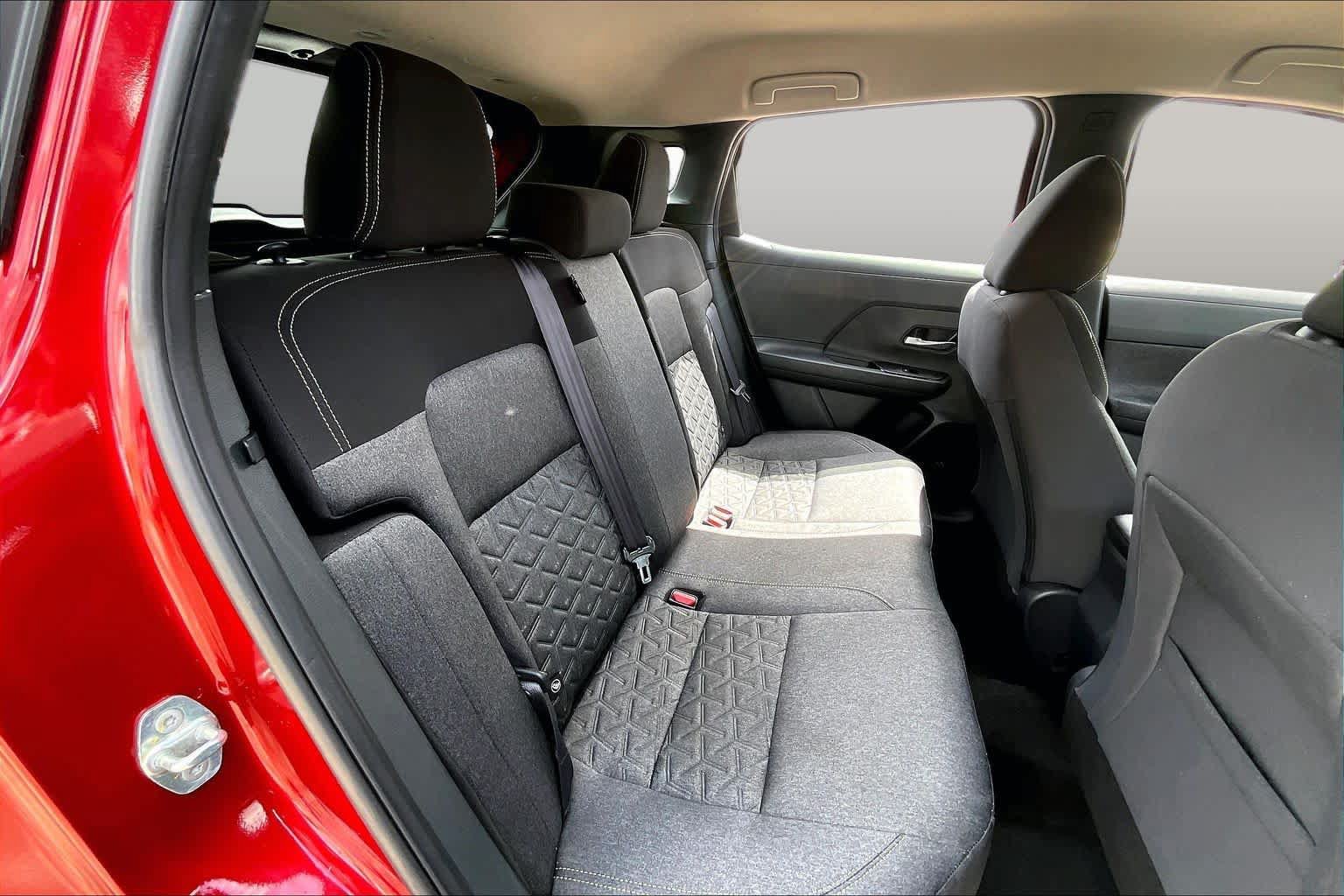 Certified 2025 Nissan Kicks SV FWD image 21