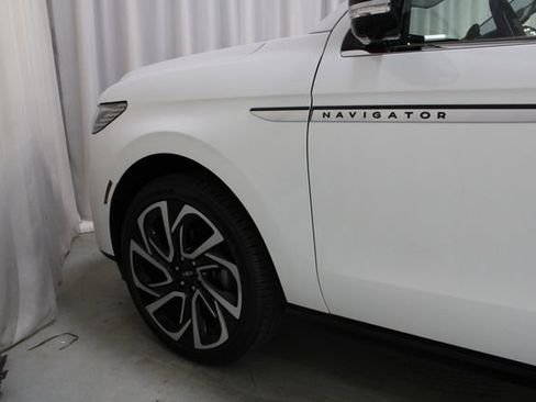 New 2026 Lincoln Navigator Reserve AWD/4WD image 74