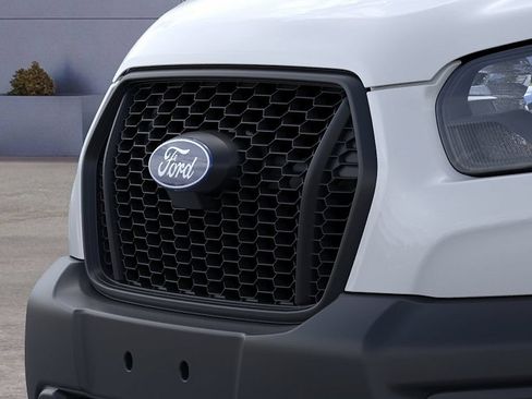 New 2026 Ford Transit 250 148 Medium Roof RWD image 17