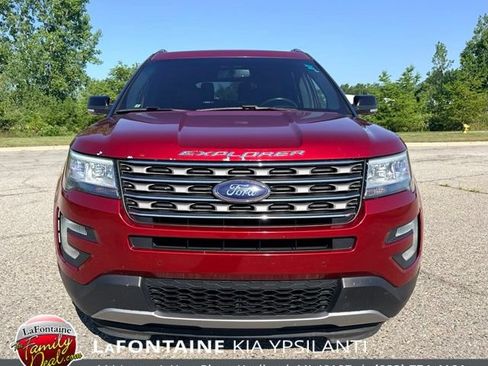 Used 2016 Ford Explorer XLT w/ Equipment Group 202A FWD image 8