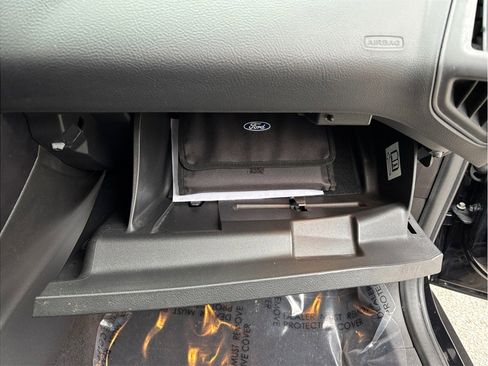 Used 2016 Ford Focus SE w/ SE Power Seat Package image 32