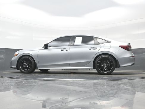 Used 2025 Honda Civic Sport image 26