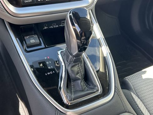 Used 2025 Subaru Outback Premium w/ Popular Package #1A image 25