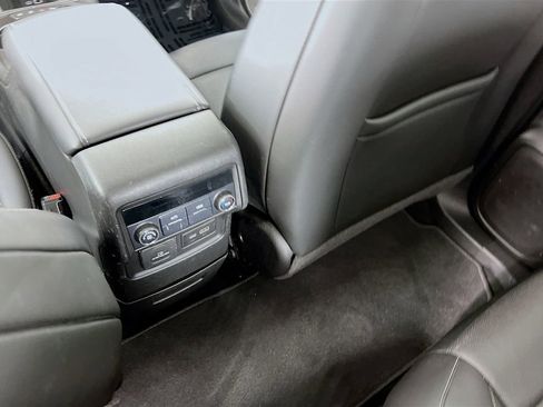 Certified 2021 GMC Acadia SLT w/ Trailering Package image 26