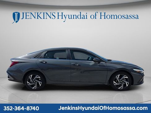 New 2026 Hyundai Elantra Limited FWD image 1