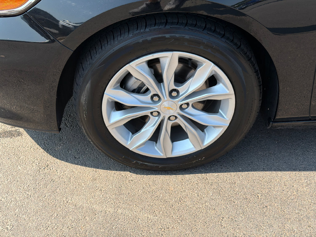Used 2025 Chevrolet Malibu LT FWD image 11