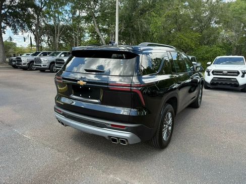 Used 2026 Chevrolet Traverse LT FWD image 10