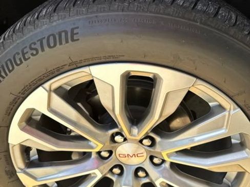 Used 2024 GMC Yukon Denali RWD image 13