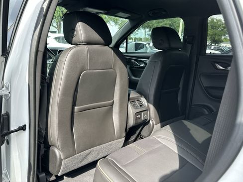 Used 2019 Chevrolet Blazer Premier w/ Driver Confidence II Package FWD image 18