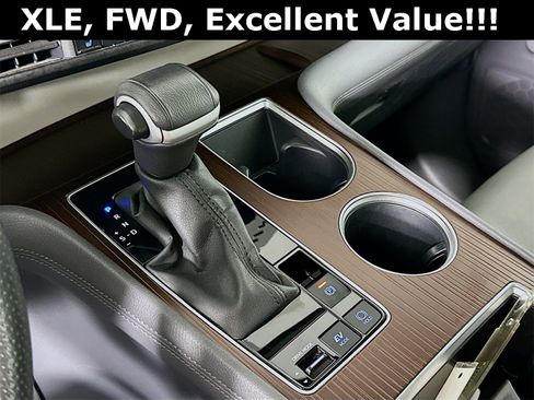 Used 2023 Toyota Sienna XLE image 17