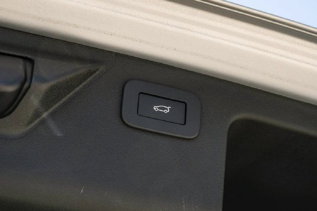 Used 2026 Land Rover Discovery Sport Landmark AWD/4WD image 65