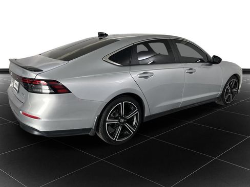 Used 2025 Honda Accord Sport image 5