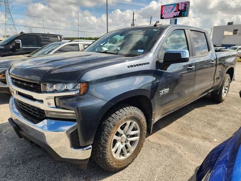 Used 2021 Chevrolet Silverado 1500 LT w/ Convenience Package II image 3