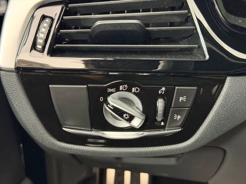 Certified 2023 BMW M550i xDrive w/ Executive Package image 29