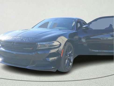 Used 2022 Dodge Charger SXT w/ Blacktop Package image 10