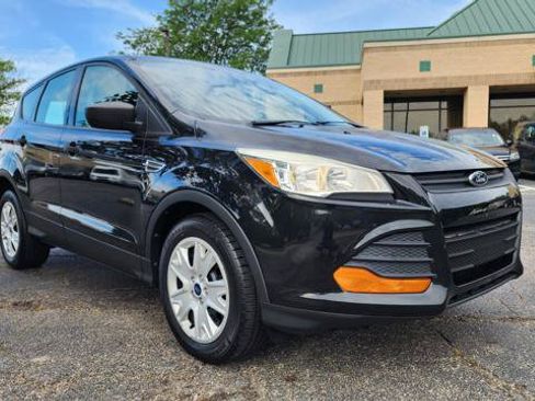 Used 2014 Ford Escape S FWD image 2