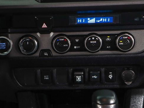 Used 2023 Toyota Tacoma TRD Sport image 21