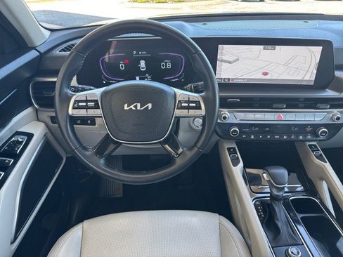 Used 2025 Kia Telluride S FWD image 9