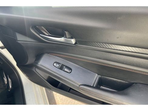 Used 2019 Nissan Altima 2.5 SR w/ SR Premium Package FWD image 21