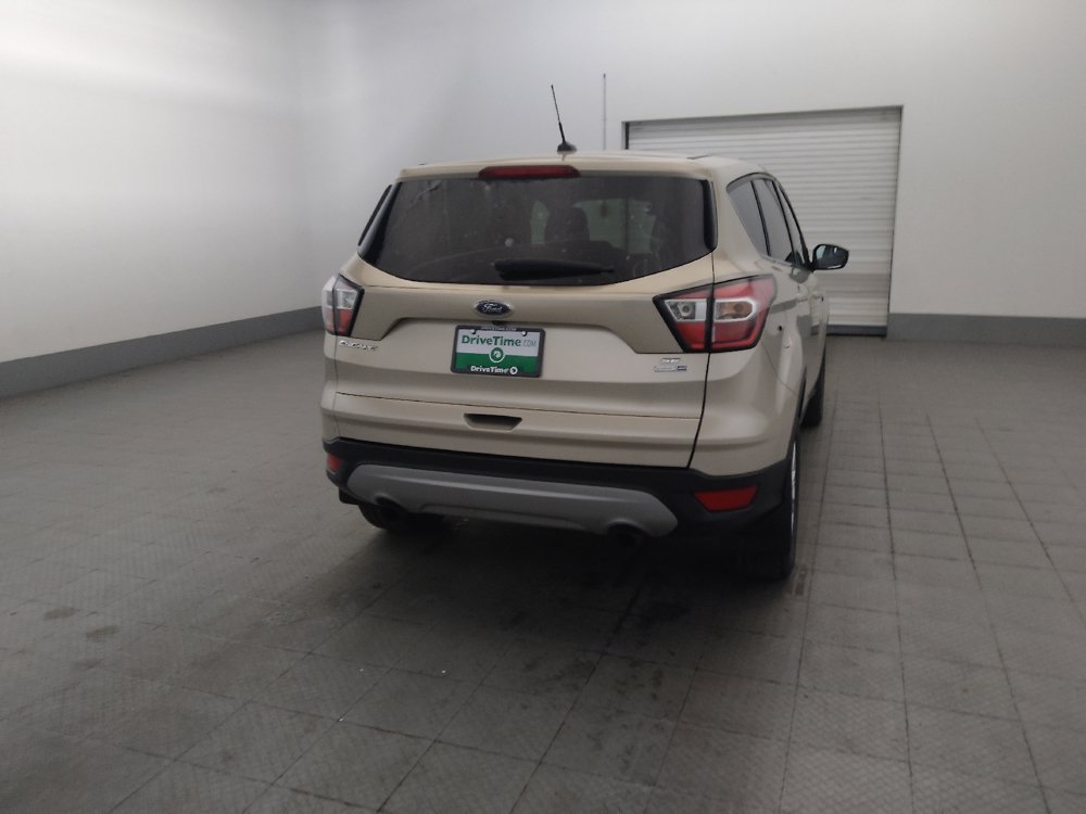 Used 2017 Ford Escape SE w/ SE Cold Weather Package AWD/4WD image 7