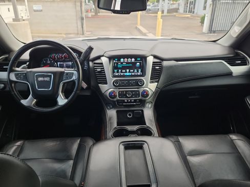 Used 2018 GMC Yukon SLT AWD/4WD image 13