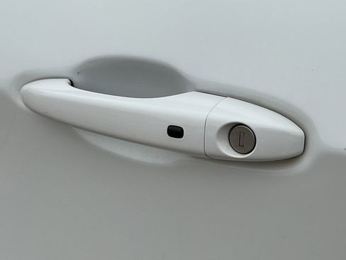 Used 2023 Jeep Compass Latitude image 10