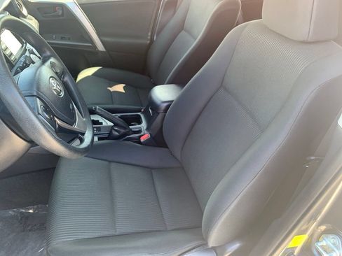 Used 2016 Toyota RAV4 LE AWD/4WD image 12
