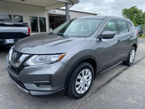 Used 2018 Nissan Rogue S FWD image 2