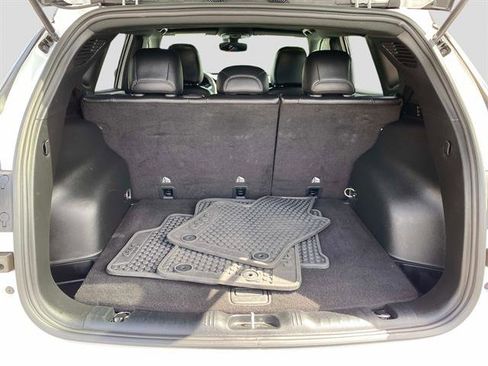 Used 2024 Jeep Compass Trailhawk image 6