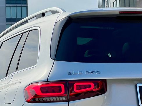 Certified 2023 Mercedes-Benz GLB 250 4MATIC image 10