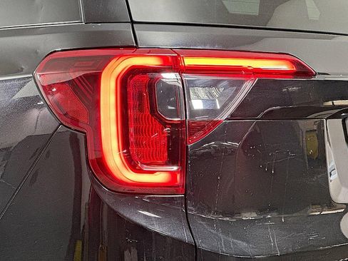 Used 2023 GMC Acadia SLT w/ Elevation Edition image 35