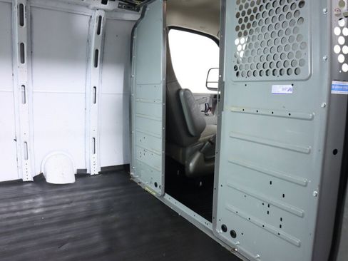 Used 2018 Chevrolet Express 2500 w/ Driver Convenience Package image 29