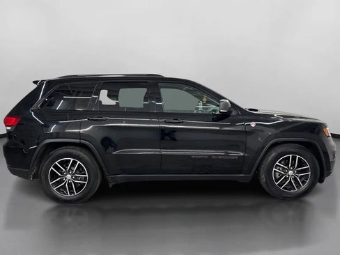 Used 2017 Jeep Grand Cherokee Trailhawk w/ Trailhawk Luxury Group image 11