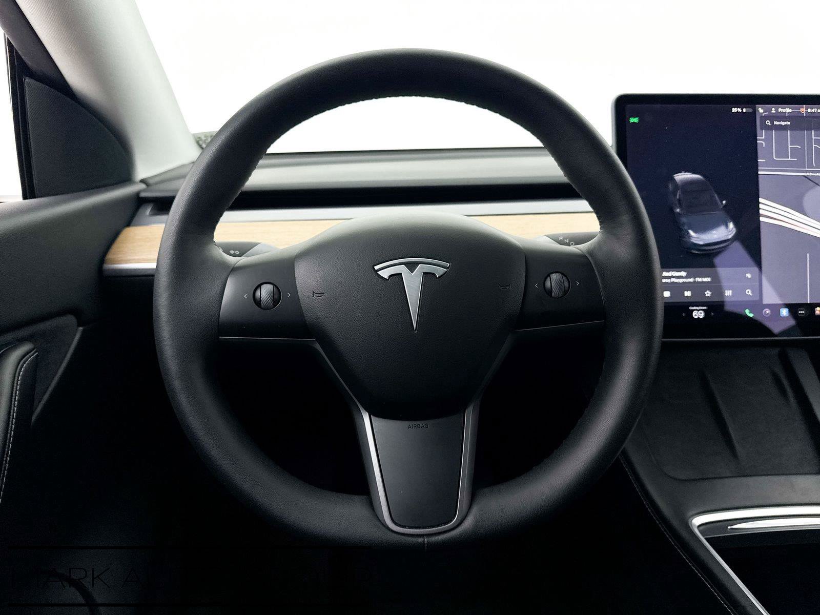 Used 2022 Tesla Model Y Long Range AWD/4WD image 3