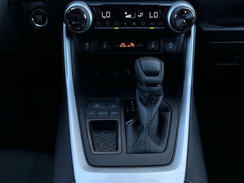 Used 2025 Toyota RAV4 XLE image 23