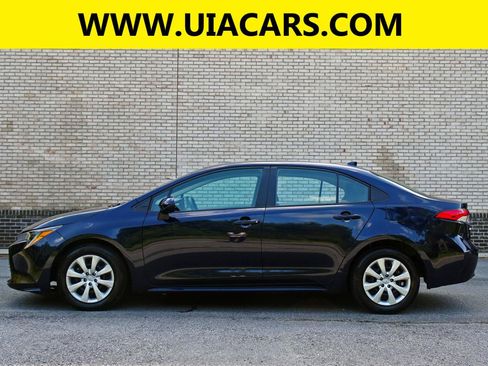 Used 2025 Toyota Corolla LE FWD image 6