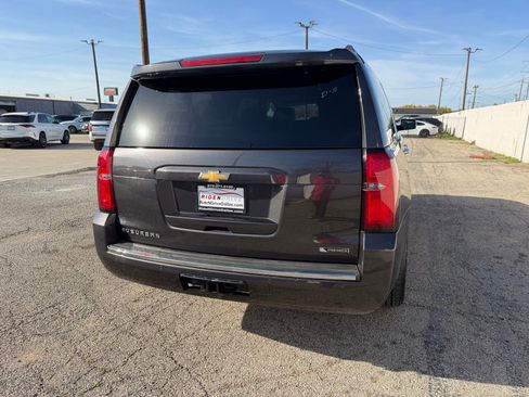 Used 2018 Chevrolet Suburban Premier image 6