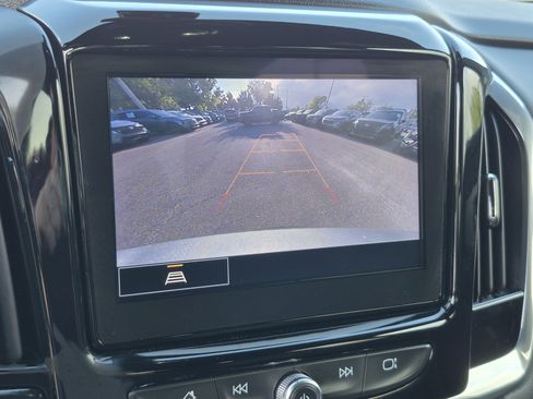 Used 2023 Chevrolet Traverse LT FWD image 26