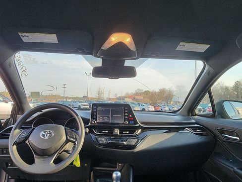 Used 2019 Toyota C-HR LE image 20