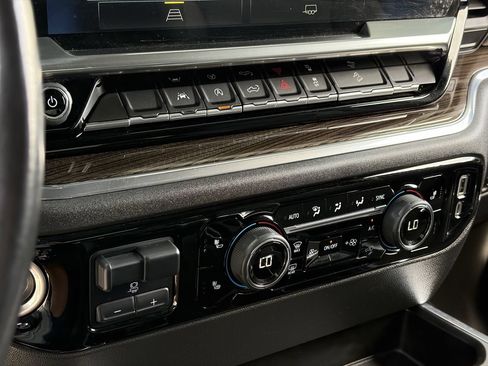 Used 2023 Chevrolet Silverado 1500 LT Trail Boss w/ LPO, Dark Essentials Package AWD/4WD image 29