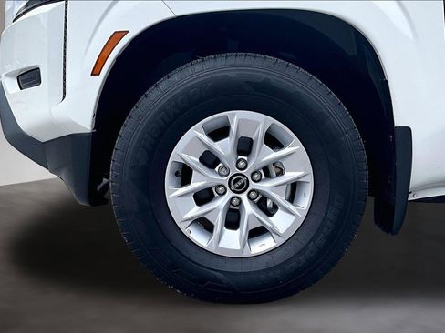 Used 2024 Nissan Frontier SV RWD image 33