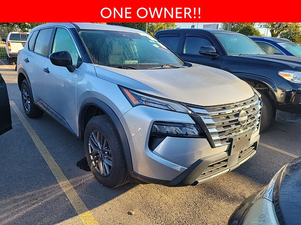 Used 2024 Nissan Rogue S AWD/4WD image 3