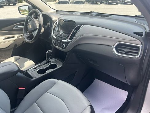 Used 2018 Chevrolet Equinox Premier FWD image 12