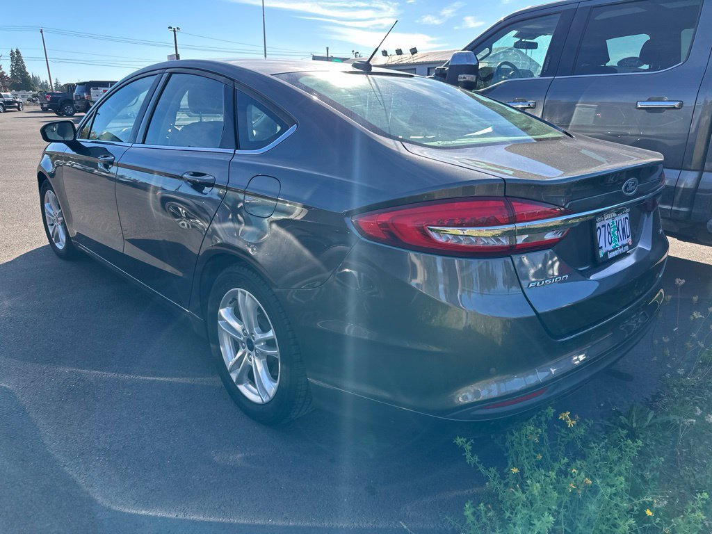 Used 2018 Ford Fusion SE FWD image 6