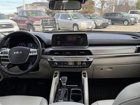 Used 2022 Kia Telluride S image 16